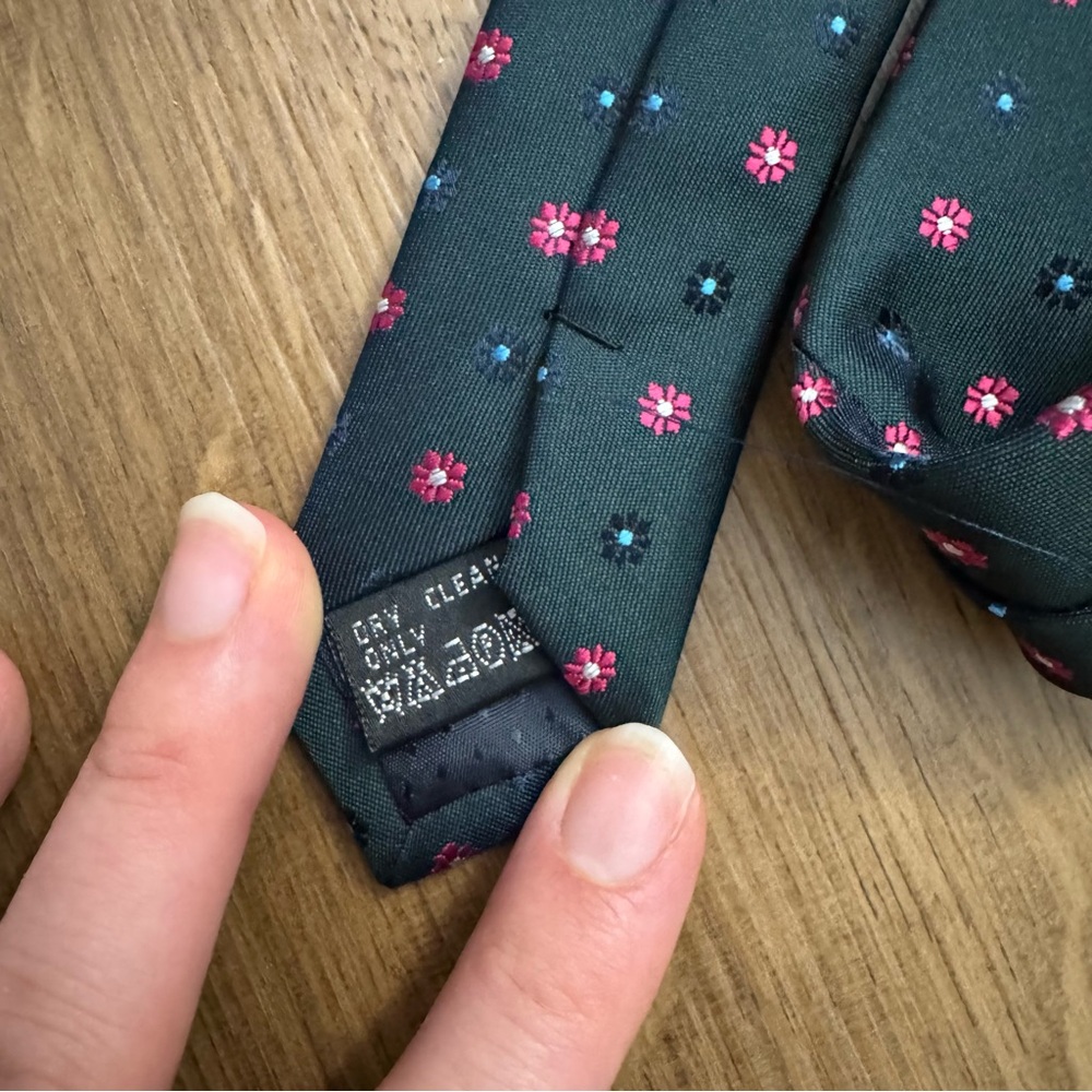 Andrea Francheschi - Elegant Dark Green and Red Patterned Men's 100% Silk Tie - Picture 4 of 6